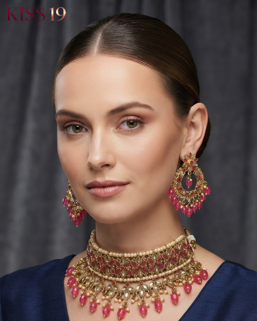 The Windsor Rose Choker Set