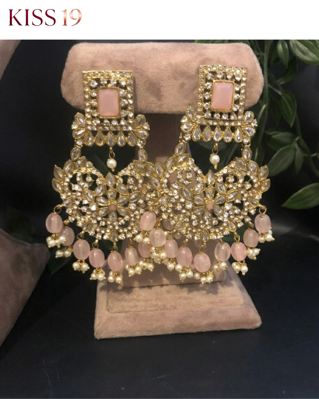 The Kensington Garden Rose Choker Set